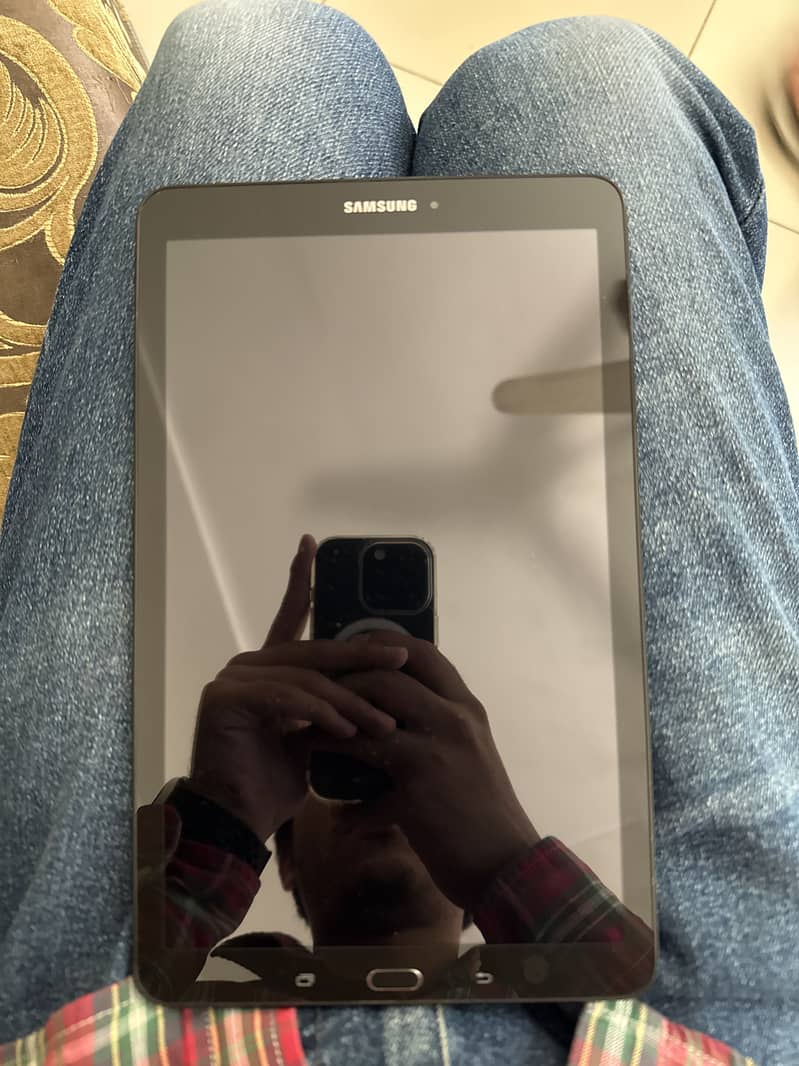 Samsung Tab E 1