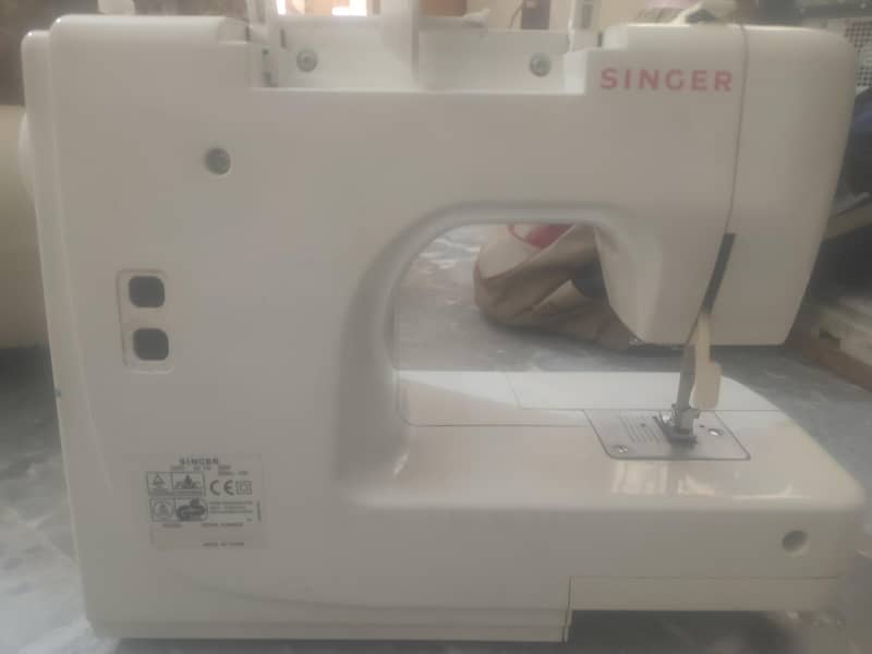 SUNGER SEWING MACHINE 1