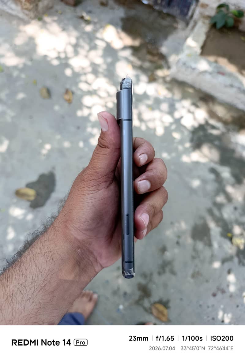 Google Pixel 8 4