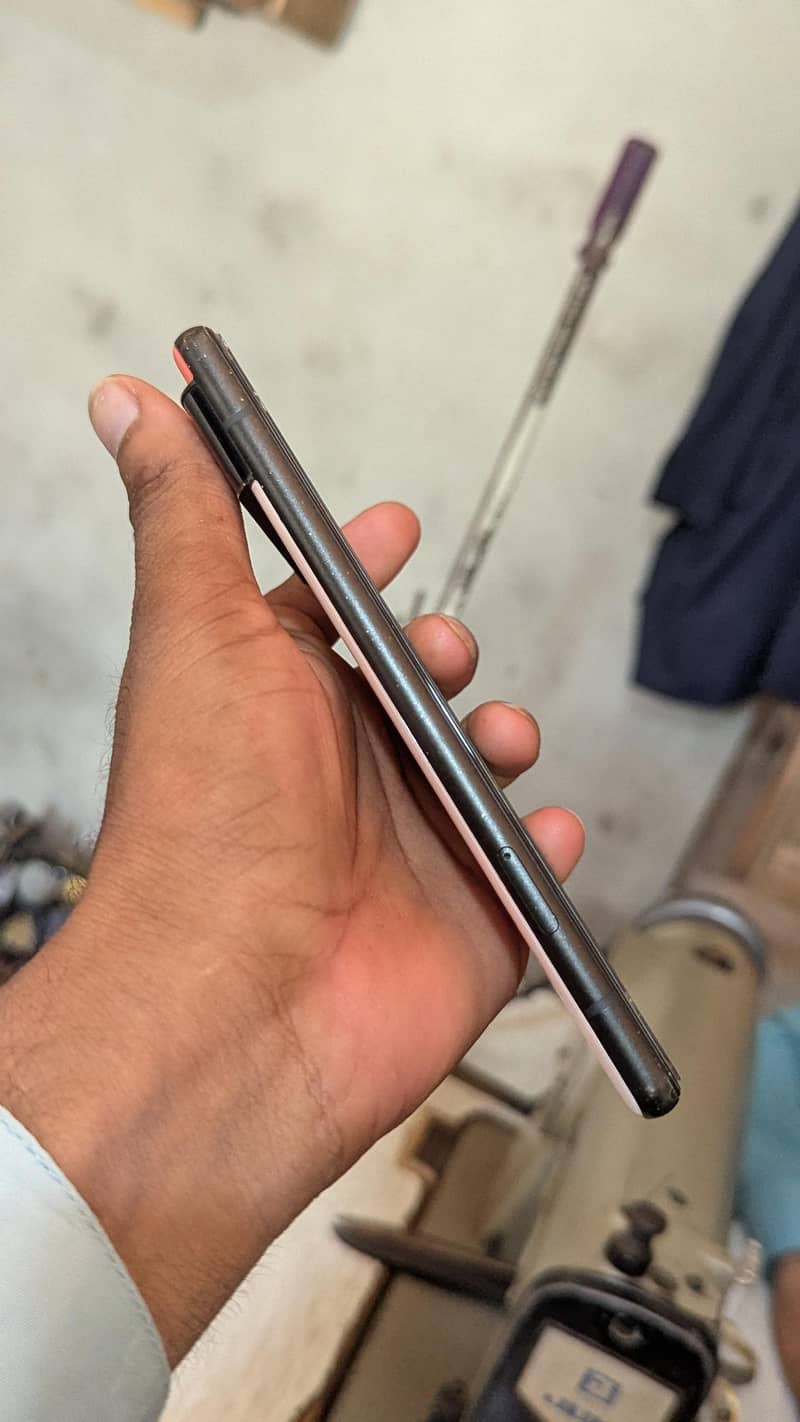 Google Pixel 6 4