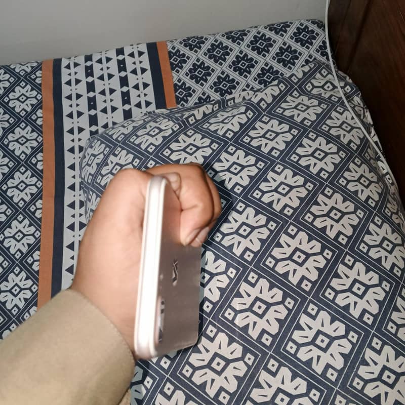 Apple iPhone 7 Plus 8