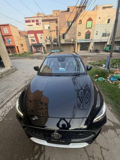 MG HS 2025