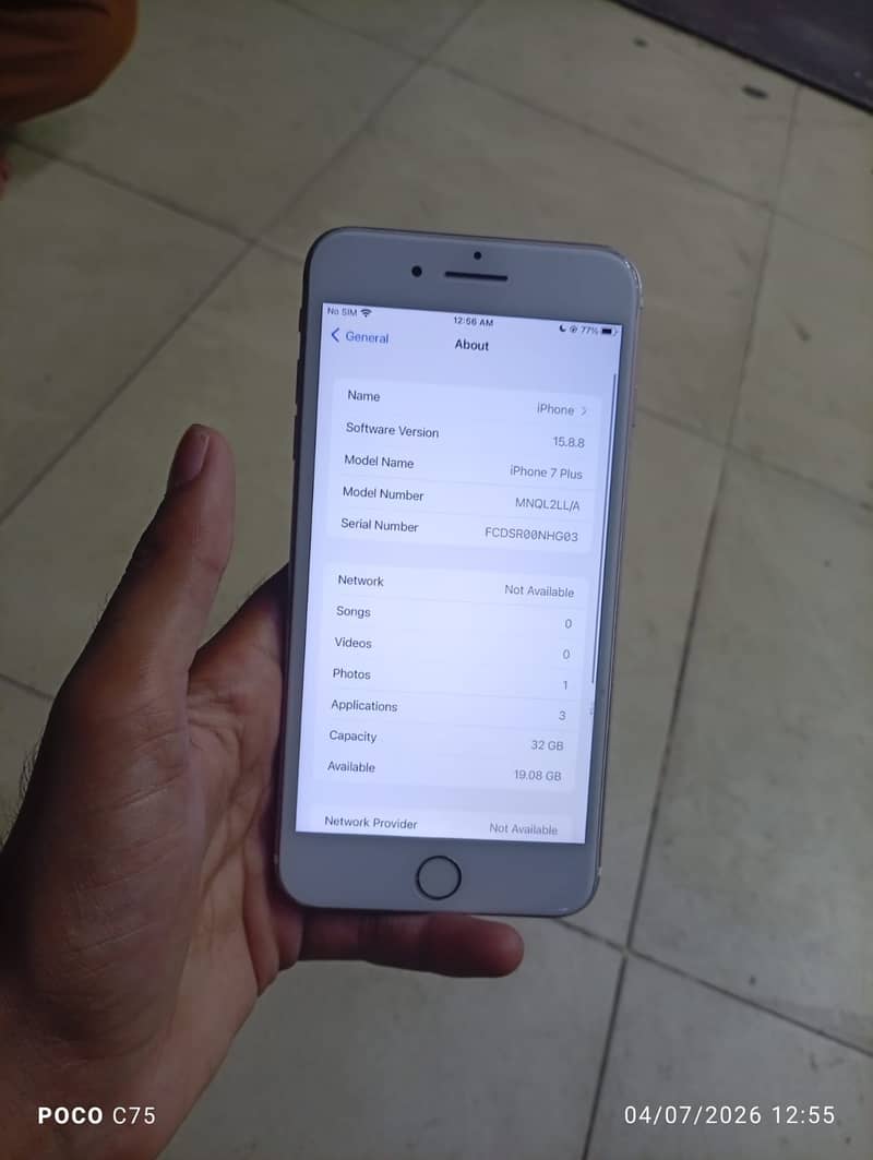 Apple iPhone 7 plus 1