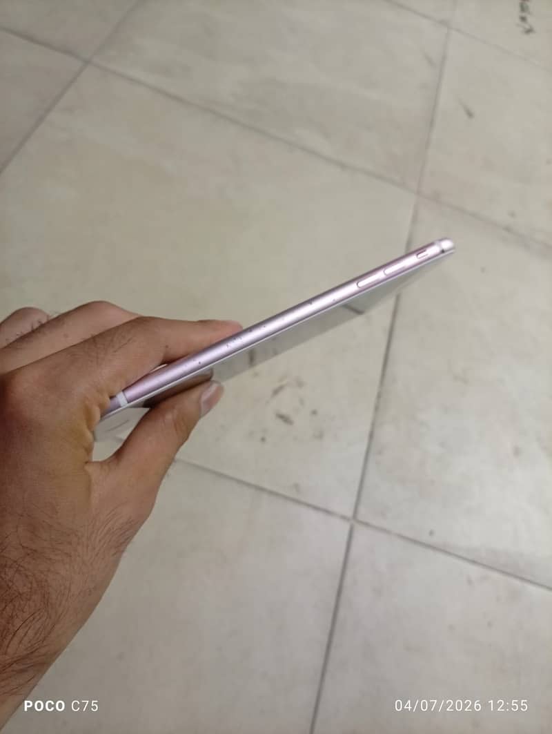 Apple iPhone 7 plus 4