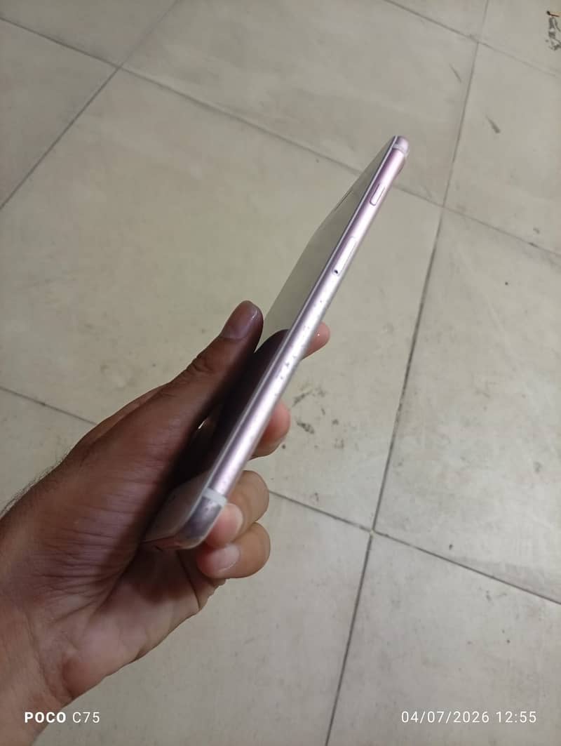 Apple iPhone 7 plus 5