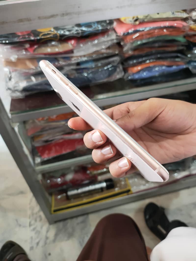 Apple iPhone 8 Plus 1