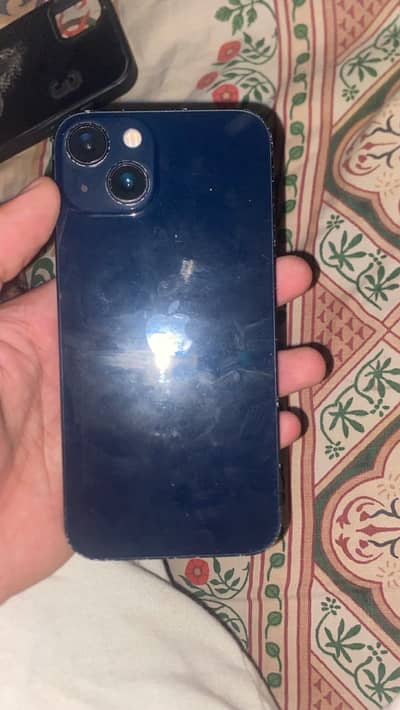 Apple iPhone 13