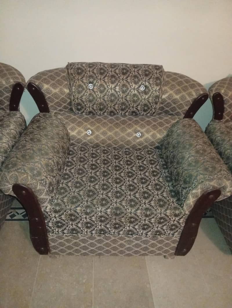 Good condition Sofa set 1