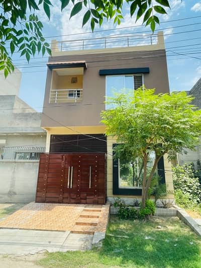 3 Marla full house for sale good location 40ft rod facing Park