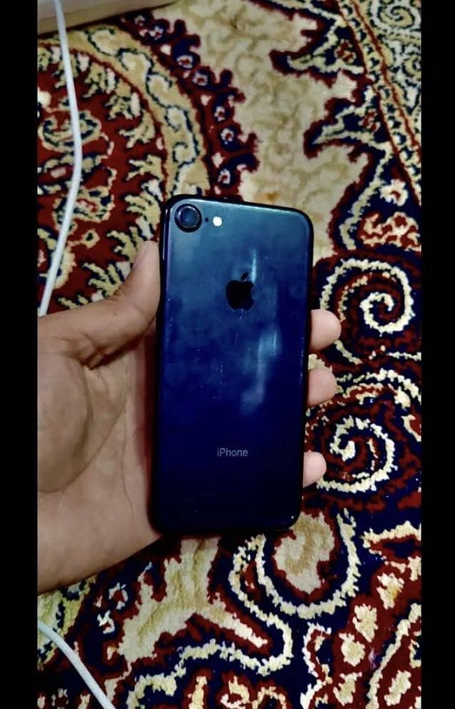 Apple iPhone 7 3