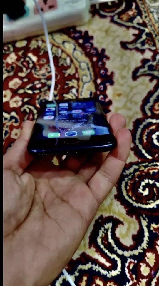 Apple iPhone 7 5