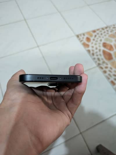 Apple iPhone 16