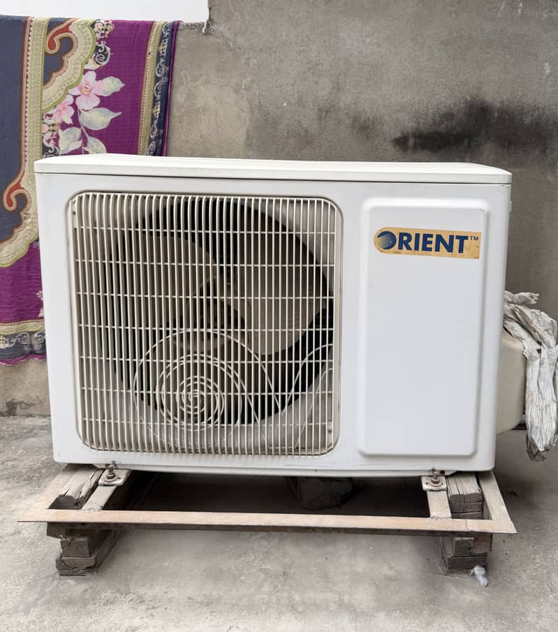 Orient AC 1