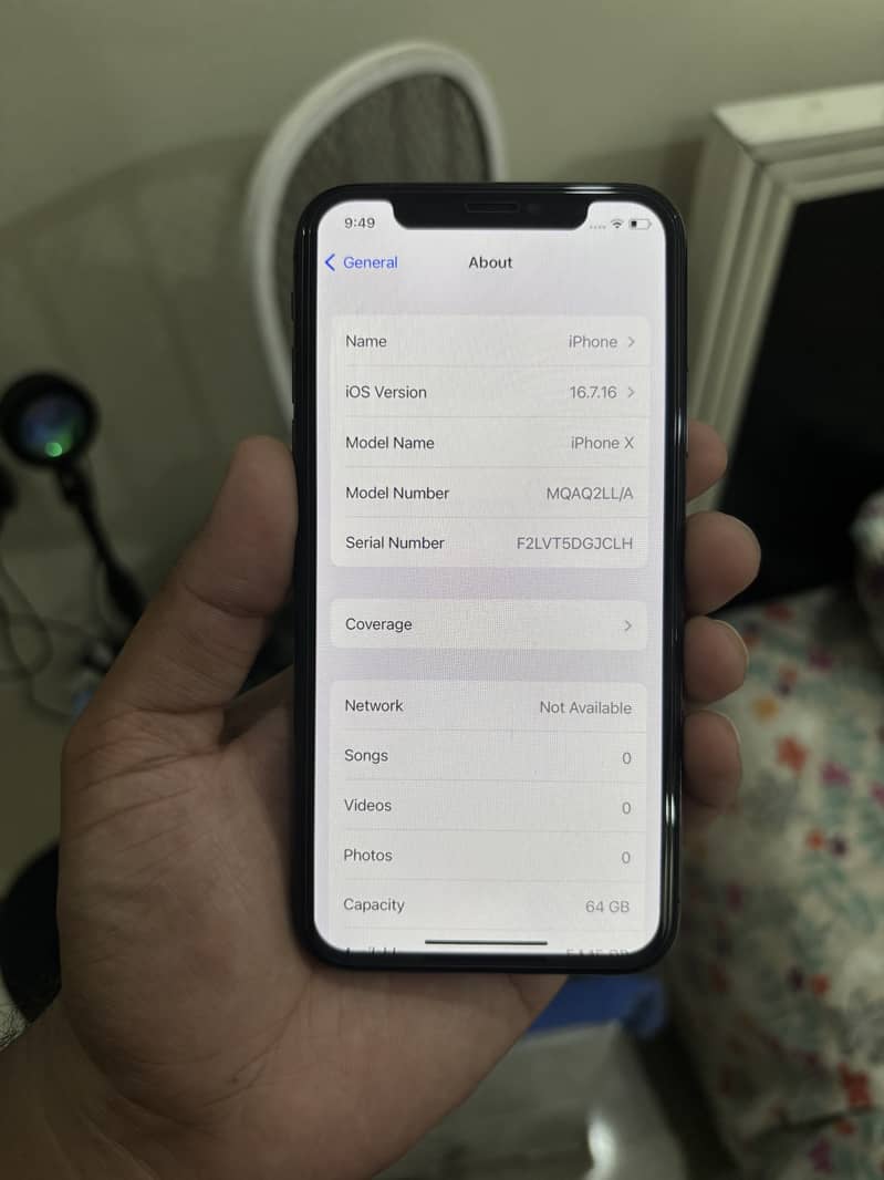 Apple iPhone X 4