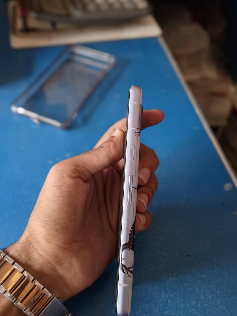 Google Pixel 7a 2