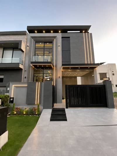 5 Marla Luxury House is Available for Rent in Bahria Town Lahore