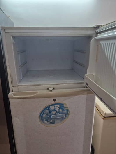 Pel large refrigerator for sale working