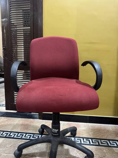 Offisys By MASTERS hydrologic and non hydrologic chairs
