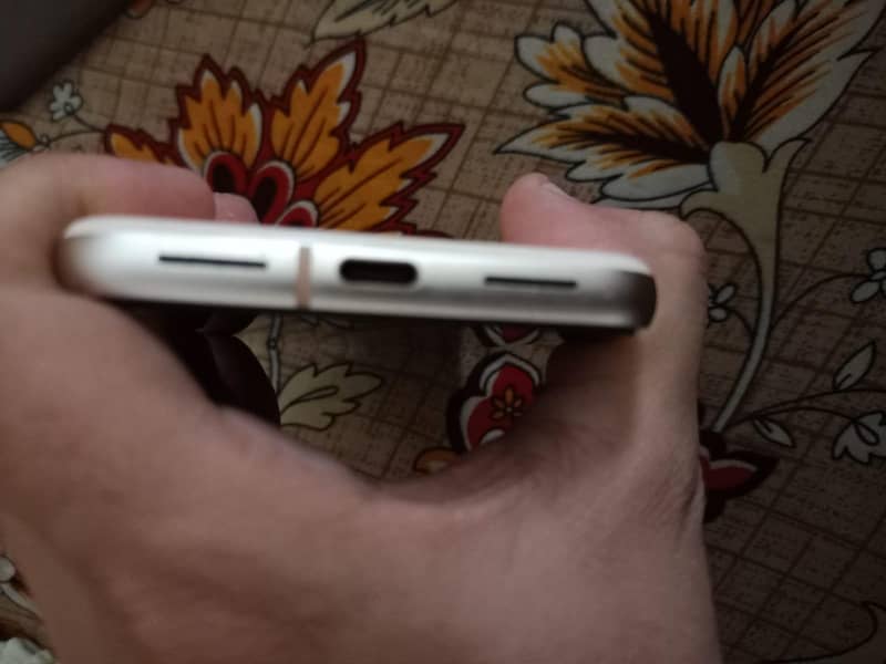 Google Pixel 8 3