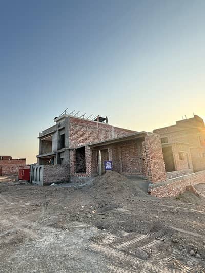 10 MARLA SINGLE STORY RED STRUCTURE HOT LOCATION IN DAIMOND BLOCK