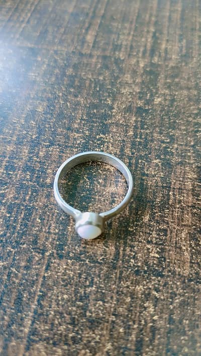 Elegant design Ring silver with opal
