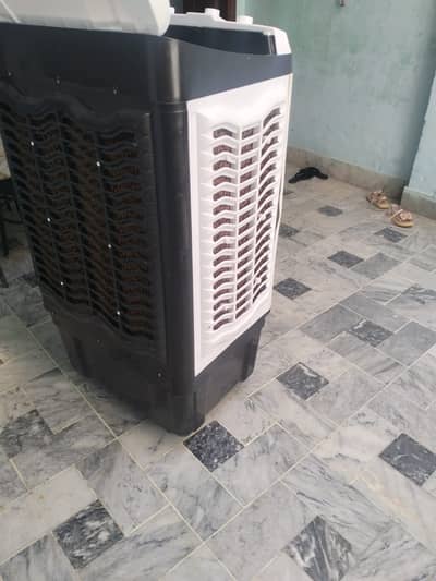 New condition 1 month use