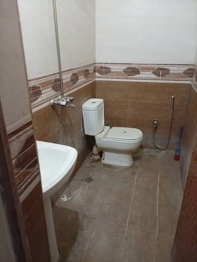 Upper portion for rent 2bad attached bathroom TV launch kitchen marble flooring good location