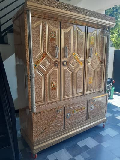 4 Door Steel Wardrobe / Almirah with Drawers – Heavy Duty – Excellent