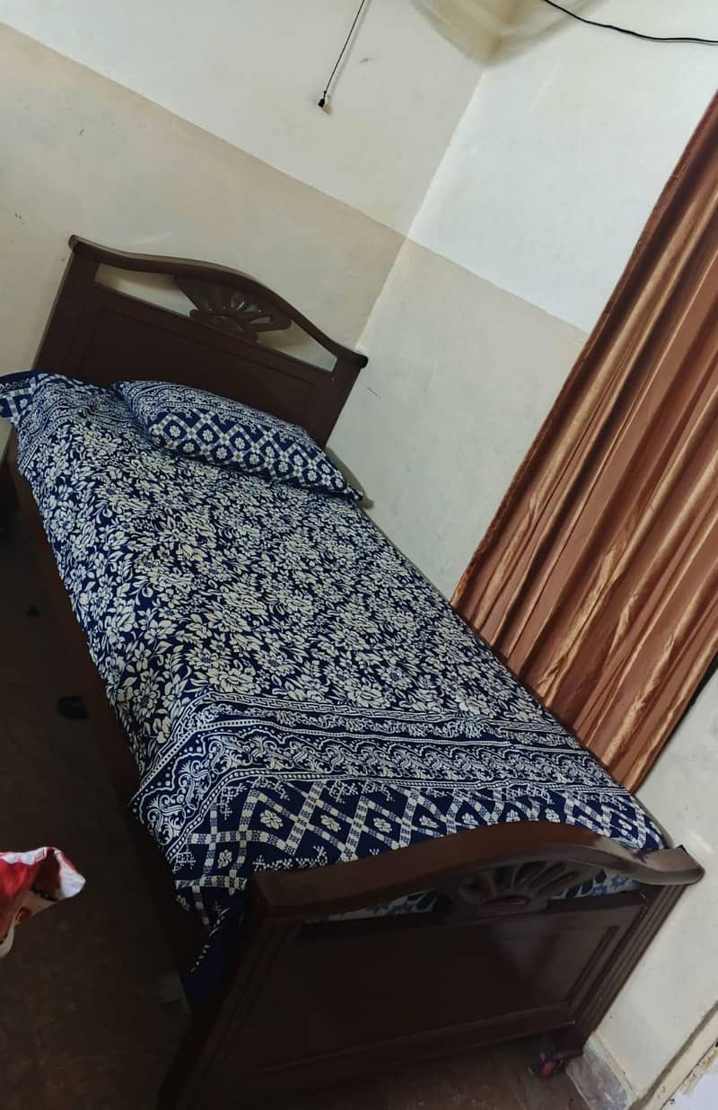 good condition single bed 1