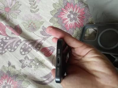 Apple iPhone 16 Pro