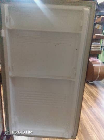 i am selling my fridge pel excellent cooling glass door