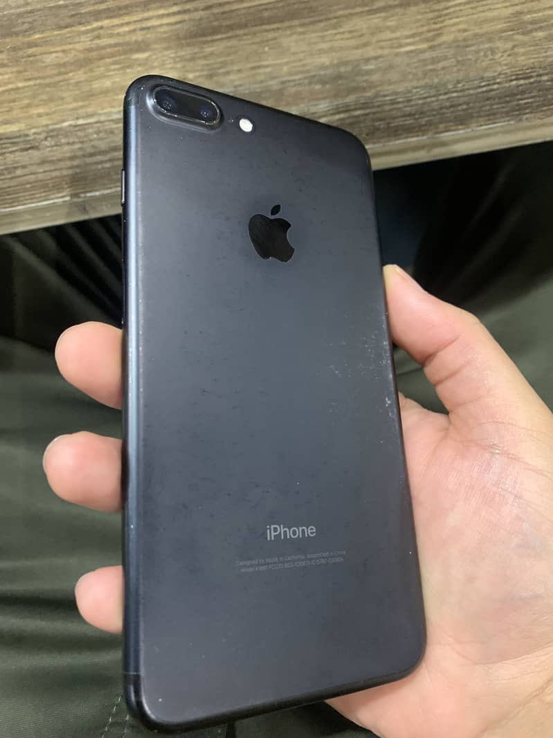 Apple iPhone 7 Plus 1