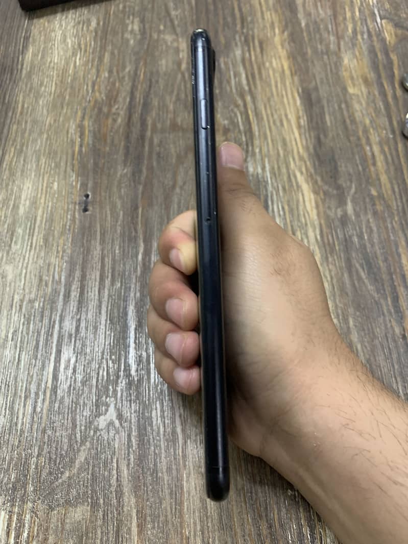 Apple iPhone 7 Plus 3