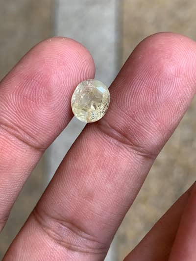 Ceylon yellow sapphire with certificate