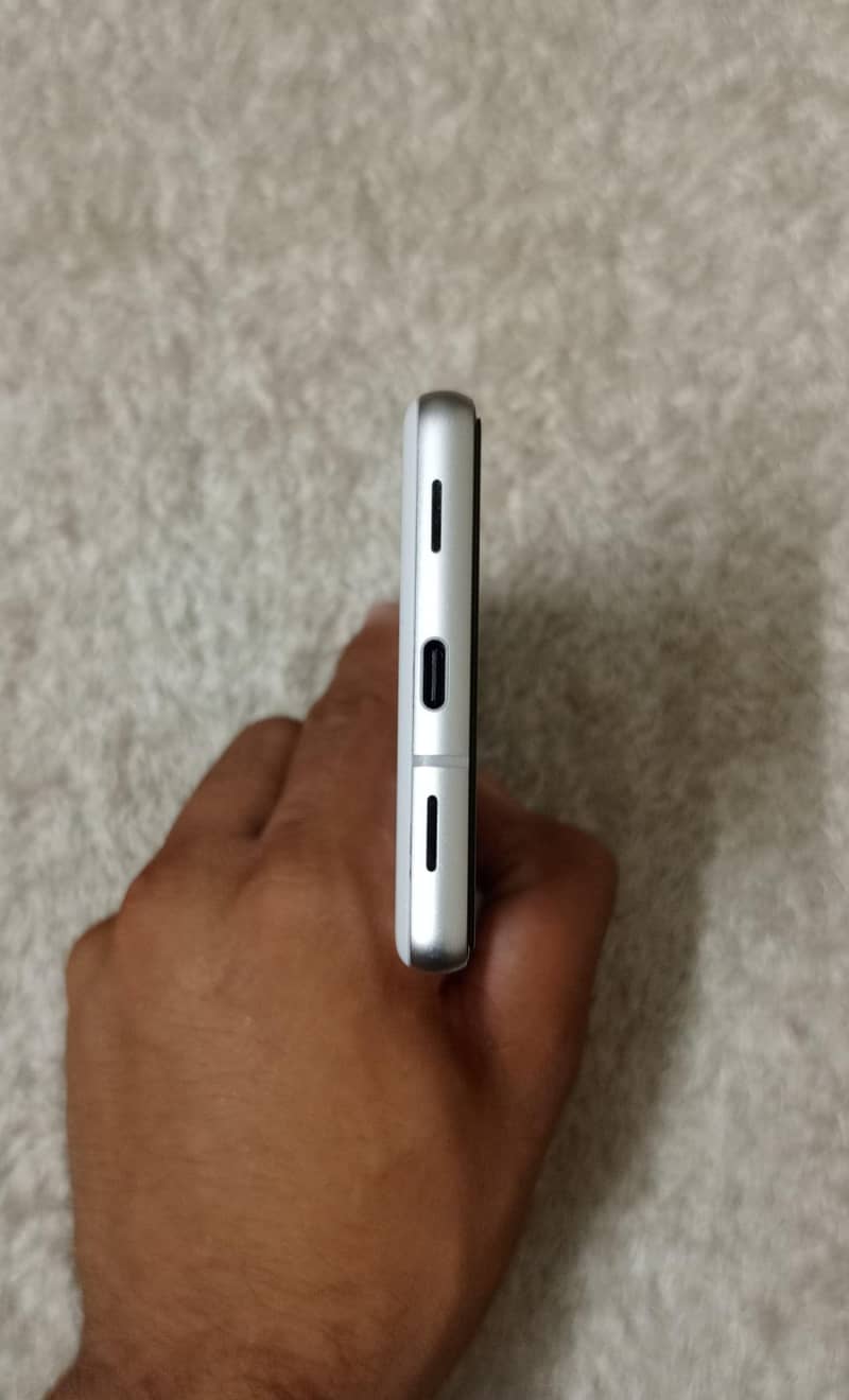 Google Pixel 7a 4