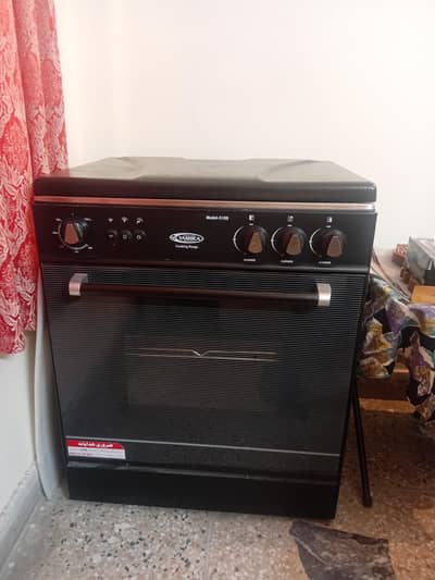 Yashica Model-5100 Cooking Range with Oven (Excellent Condition)