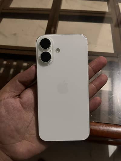 Apple iPhone 16
