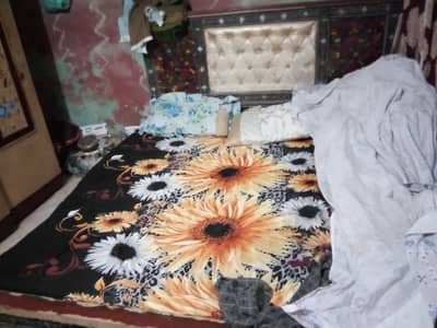 1 doublebed & 1singlebed& 3singlealmari & 1diningtable+6 chairs sale