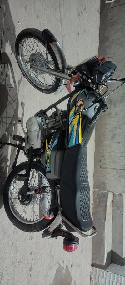 Honda 125 superpower 2013