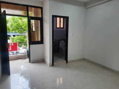 Well Maintained Old Plaza 600 sqft Office Availabel For Rent in F-8 Markaz Islamabad