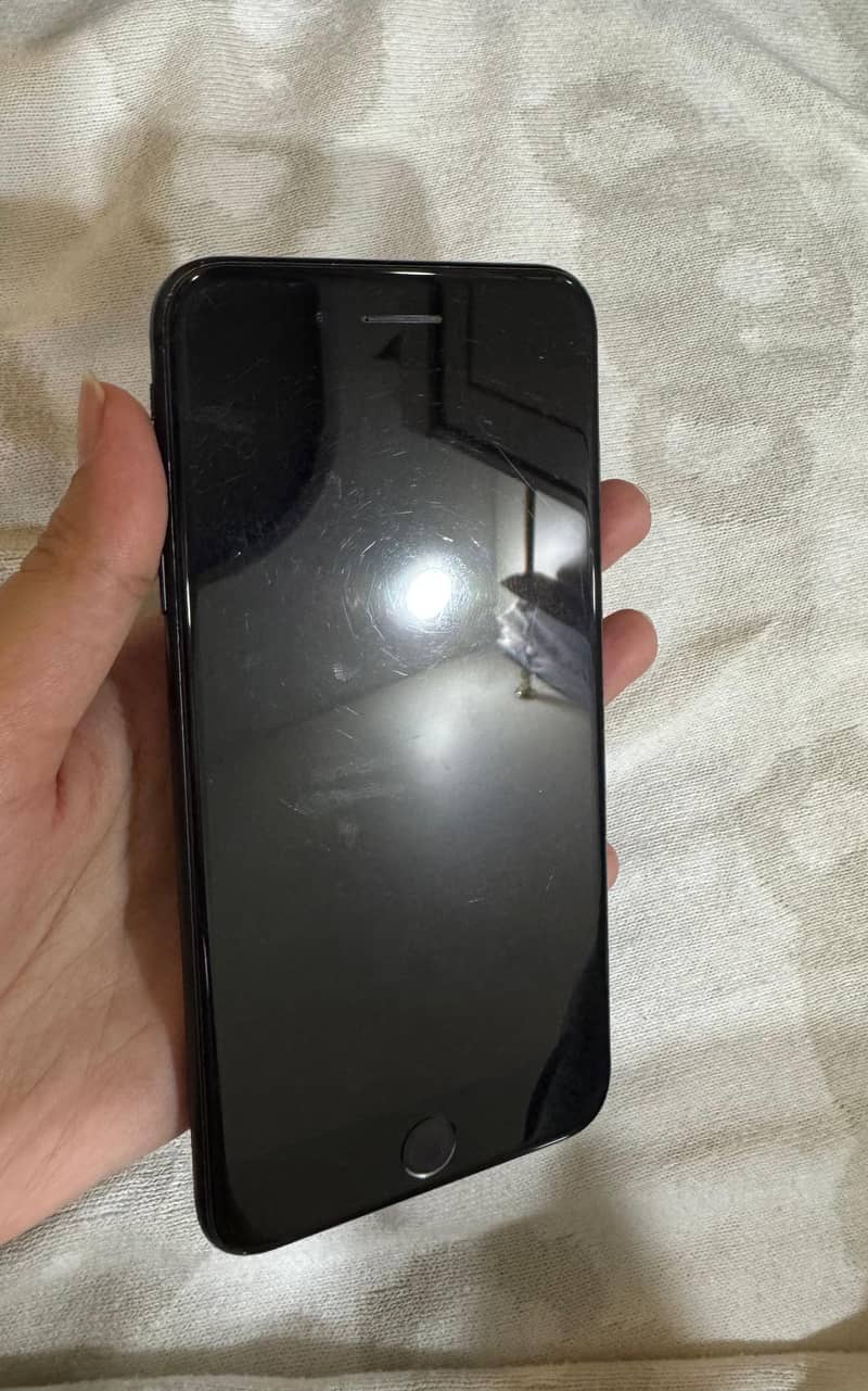 Apple iPhone 7 Plus 2