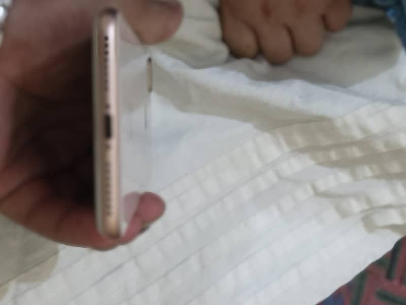 Apple iPhone 8 Plus 2