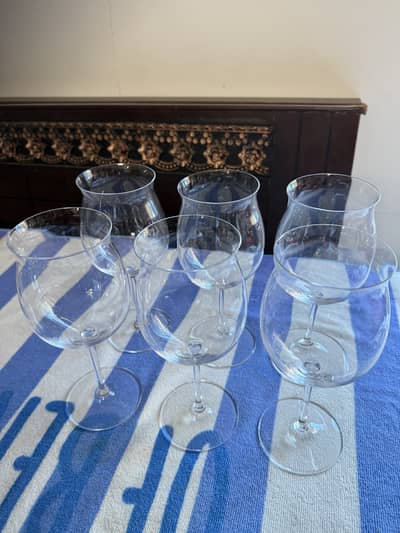 Elegant Stemmed Drinking Glass Sets - Excellent condition