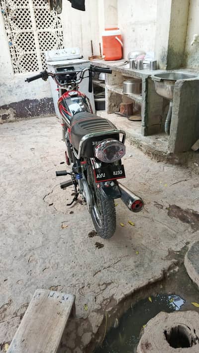 I have urgent sale Honda 125 phone number 03269002470
