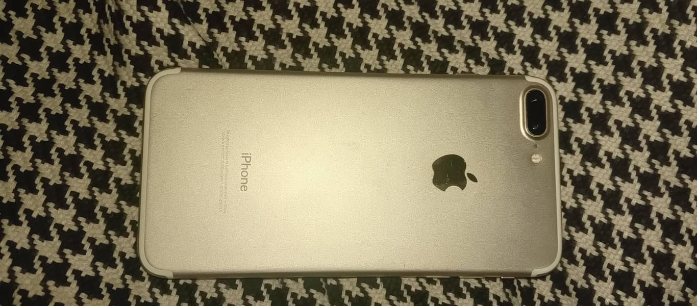 Apple iPhone 7 Plus 1