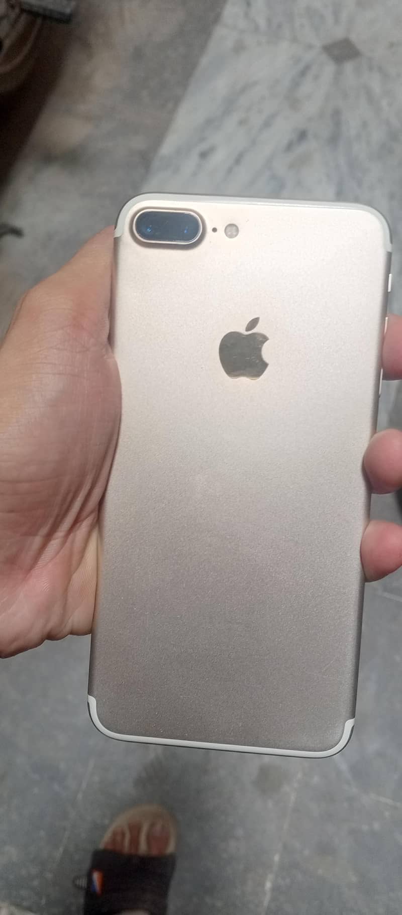 Apple iPhone 7 Plus 6