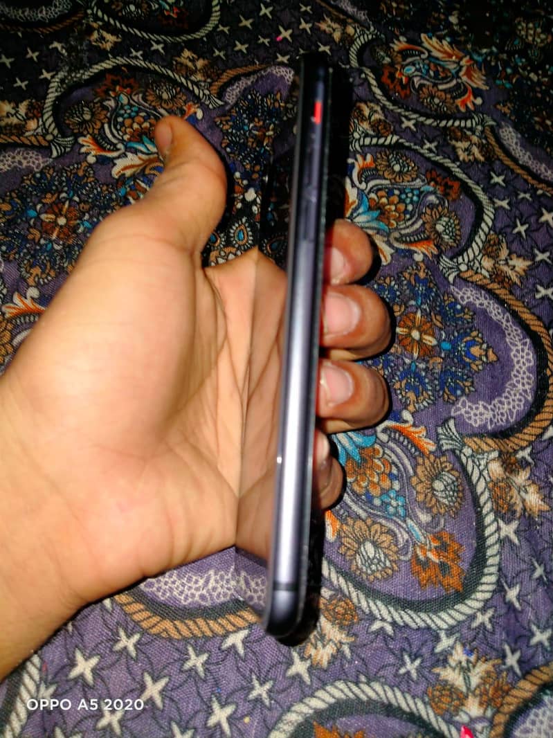 Apple iPhone 8 0