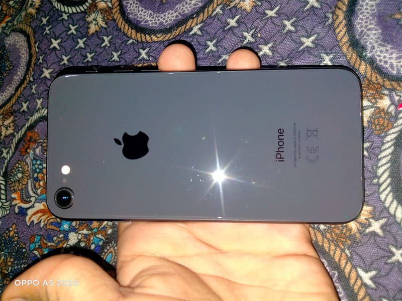 Apple iPhone 8 1