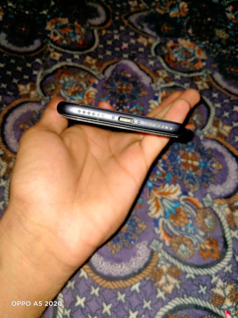 Apple iPhone 8 5