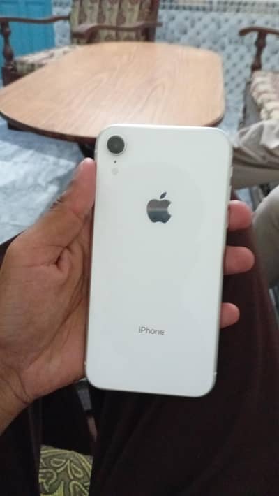 Apple iPhone XR